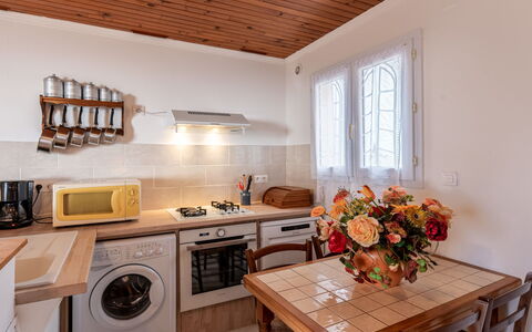 Filippi: Meubles, Propriété, Cadre, Bleu Azur, Bois, Éclairage, Design Intérieur, Confort, Sol, Sol