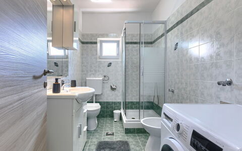 Filipana: Design Intérieur, Luminaire Plomberie, Sol, Sol, Évier, Salle De Bains, Toilette, Robinet, Lavabo, Plafond