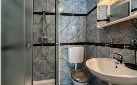 Ana: Design Intérieur, Luminaire Plomberie, Sol, Sol, Évier, Lavabo, Pièce, Plomberie, Robinet, Salle De Bains