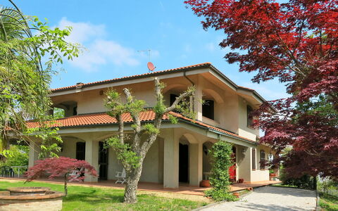 Culla di Stelle: Domicile, Maison, Propriété, Zone Résidentielle, Immobilier, Bâtiment, Biens, Architecture, Toit, Arbre