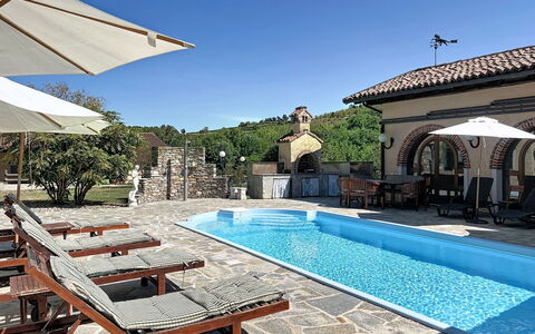 Cascinotta: Piscine, Mobilier De Jardin, Meubles, Recours, Dalle, Eco Hôtel, Ombre, Chaise, Loisir, Biens