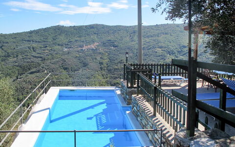 Ciappai (Ptb140): Piscine, Propriété, L'Eau, Loisir, Arbre, Vacances, Maison, Bâtiment, Montagne