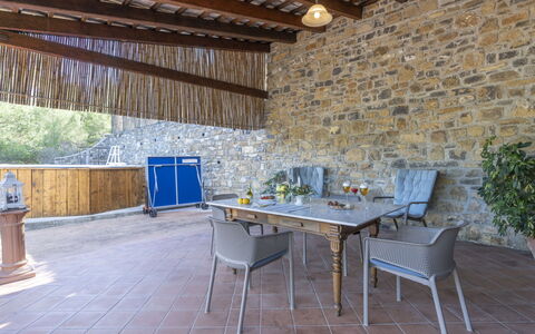 Villa Matisse: Table, Meubles, Propriété, Chaise, Bois, Mobilier De Jardin, Design Intérieur, Table Cuisine Et Salle A Manger, Sol, Tableau De Plein Air
