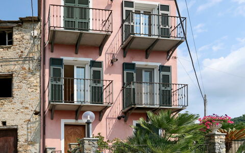 Casa Marco: Bâtiment, Ciel, Fenêtre, Propriété, Nuage, Plante, Architecture, Design Urbain, Quartier