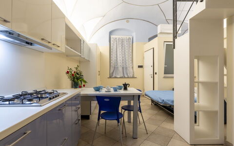Cielo e Mare (Flg111): Meubles, Cabinetry, Table, Bâtiment, Design Intérieur, Chaise, Architecture, Sol, Sol