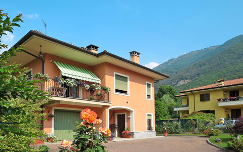 Casa dei Fiori: Propriété, Bâtiment, Maison, Immobilier, Ville, Zone Résidentielle, Domicile, Quartier, Village, Architecture