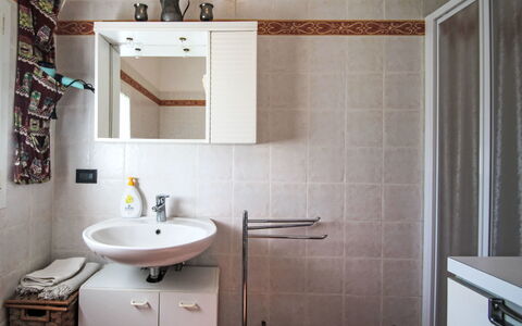 Aurano 603: Lavabo, Luminaire Plomberie, Évier, Salle De Bains, Mur, Sol, Design Intérieur, Sol, Miroir, Robinet