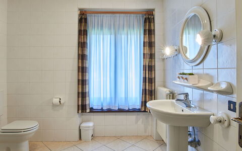 Serena (Lmz180): Miroir, Évier, Propriété, Robinet, Lavabo, Luminaire Plomberie, Salle De Bains, Violet, Bleu Azur, Bleu