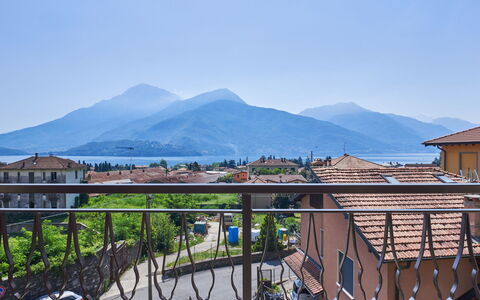 Home Sweet Home: Ciel, Montagne, Jour, Propriété, Bâtiment, Design Urbain, Zone Résidentielle, Loisir, Immobilier