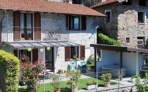 Rustico Simona (Grv255): Maison, Propriété, Bâtiment, Quartier, Ville, Zone Résidentielle, Architecture, Domicile, Immobilier, Fenêtre