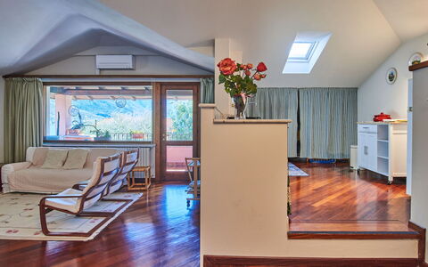 Terrazzo Fiorito: Meubles, Propriété, Cadre, Bleu Azur, Bois, Éclairage, Design Intérieur, Confort, Sol, Sol
