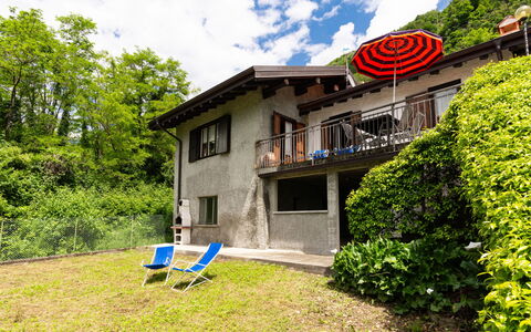 Annita: Plante, Propriété, Ciel, Bâtiment, Nuage, Fenêtre, La Nature, Lot Terre, Paysage Naturel