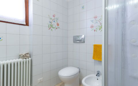 Stefania (Vna370): Luminaire Plomberie, Propriété, Bâtiment, Produit, Salle De Bains, Violet, Siège De Toilette, Design Intérieur, Toilette, Sol