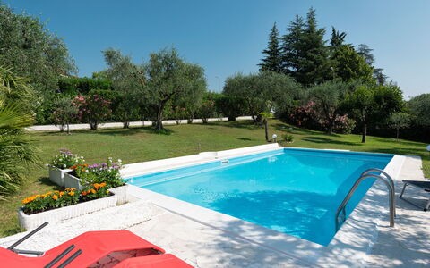 Incantevole: Piscine, Propriété, Loisir, Maison, Vacances, Domicile, Immobilier, Balancelle, Arrière-Cour, Herbe