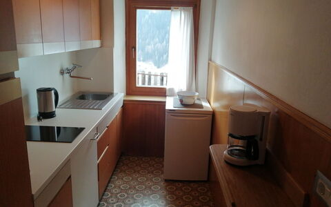 Mastle: Cabinetry, Fenêtre, Evier, Comptoir, Bois, Design Intérieur, Cuisine, Évier, Bâtiment, Sol