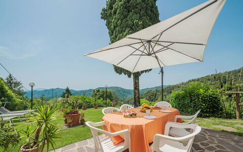 Sara: Ciel, Montagne, Jour, Bâtiment, Plante, Paysage Naturel, Maison, Végétation, Montagnes, Arbre