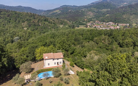 Buratto: Ciel, Propriété, Montagne, Communauté Des Plantes, Plante, Paysage Naturel, Arbre, Lot Terre, Bâtiment, Montagnes Relief