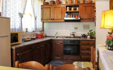 Agrifoglio: Comptoir, Pièce, Meubles, Cuisine, Cabinetry, Propriété, Design Intérieur, Maison, Bâtiment, Domicile