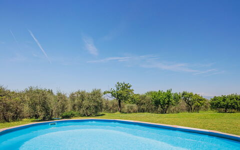 Rustico dei Canali: L'Eau, Ciel, Plante, Bleu, Piscine, Rectangle, Paysage Naturel, Lot Terre, Ombre, Arbre