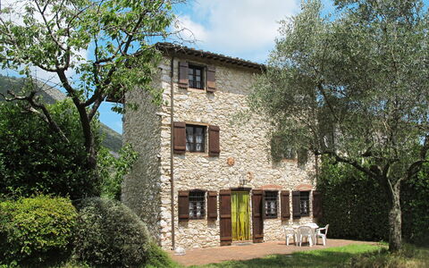 Girasole: Propriété, Maison, Domicile, Bâtiment, Chalet, Immobilier, Biens, Zone Résidentielle, Architecture, Arbre