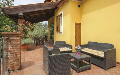 Villa i Cipressi: Plante, Bâtiment, Bois, Design Intérieur, Ombre, Canapé, Mobilier De Jardin, Ciel, Sol, Sol