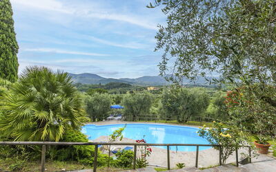 San Lazzaro 604.1: L'Eau, Ciel, Plante, Propriété, Piscine, Bleu Azur, Ombre, Mobilier De Jardin, Balancelle, Arbre