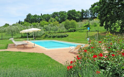 Le Fonti di Santa Lucia: Paysage Naturel, Propriété, Herbe, Piscine, Lot Terre, Pelouse, Cour, Arrière-Cour, Jardin, Paysage