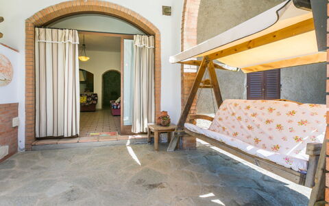 Borgo Antico: Bâtiment, Bois, Design Intérieur, Ombre, Sol, Sol, Maison, Immobilier, Salle