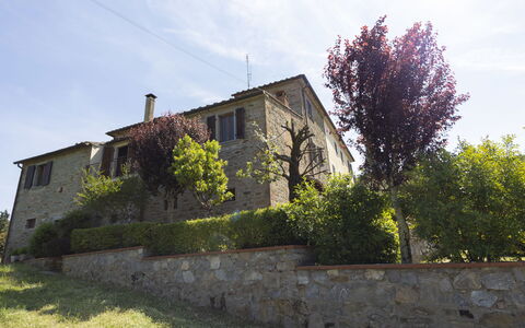 La Casina: Ciel, Table, Meubles, Jour, Propriété, Plante, Montagne, Bleu Azur, Chaise, La Nature