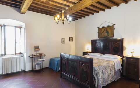 La Casina: Ciel, Table, Meubles, Jour, Propriété, Plante, Montagne, Bleu Azur, Chaise, La Nature