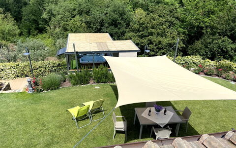 Pianelli: Plante, Communauté Des Plantes, Meubles, Tente, Table, Arbre, Mobilier De Jardin, Ombre, Lot Terre, Chaise