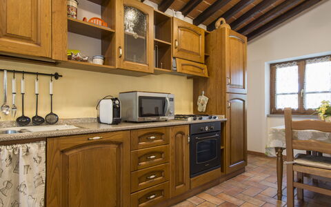 Casa Clotilde: Cabinetry, Bâtiment, Meubles, Comptoir, Tiroir, Bois, Cuisine, Fenêtre, Appareil De Cuisine, Design Intérieur