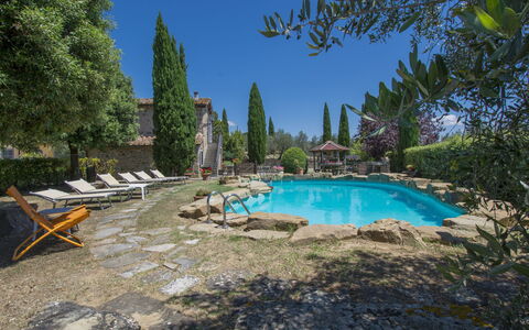Casa Clotilde: L'Eau, Ciel, Propriété, Plante, Piscine, Paysage Naturel, Arbre, Plan D'Eau, Loisir, Paysage