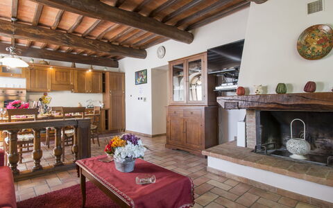 Le Terrazze: Cadre, Propriété, Table, Design Intérieur, Bois, Bâtiment, Sol, Salon, Sol, Décoration