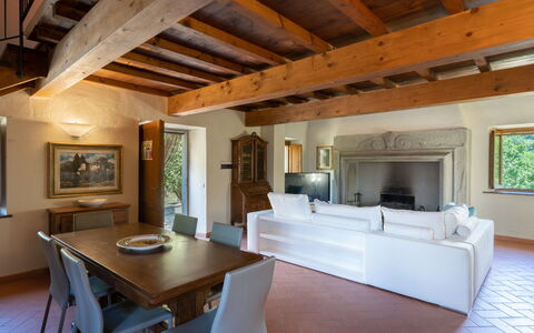 Villa: Meubles, Propriété, Table, Bâtiment, Bois, Cadre, Design Intérieur, Sol, Sol, Salon