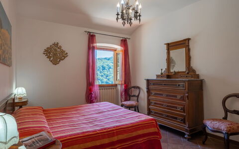 Podere le Ripe: Chambre, Pièce, Meubles, Propriété, Lit, Drap De Lit, Cadre De Lit, Design Intérieur, Immobilier, Sol