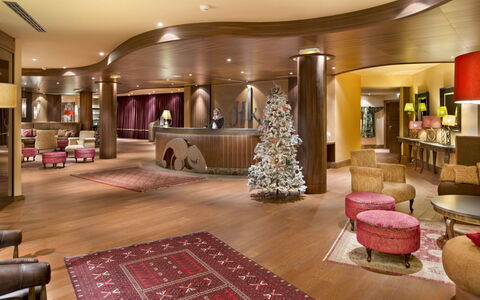 Val Thorens 929: Design Intérieur, Pièce, Propriété, Bâtiment, Hall, Sol, Salon, Meubles, Sol, Décoration