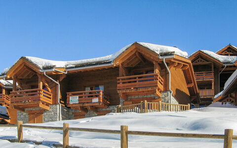Valmeinier 606: Domicile, Cabane En Rondins, Neige, L'Hiver, Propriété, Maison, Immobilier, Toit, Bâtiment, Siding