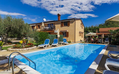 Poreč 649: Piscine, Recours, Mobilier De Jardin, Parapluie, Loisir, Balancelle, Eco Hôtel, Chaise, Hacienda, Hôtel