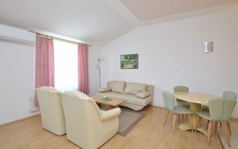 Logement:&nbsp;Zwei Rosen (Pul553) 701.5