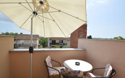 Logement:&nbsp;Zwei Rosen (Pul551) 701.2