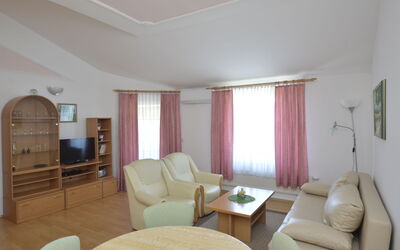 Logement:&nbsp;Zwei Rosen (Pul553) 701.5