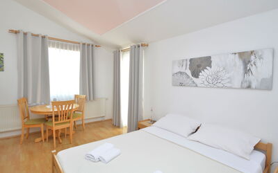 Logement:&nbsp;Zwei Rosen (Pul551) 701.2