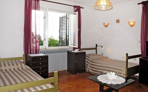 Mošćenička Draga 619: Pièce, Meubles, Propriété, Design Intérieur, Sol, Bâtiment, Rideau, Plafond, Mur, Traitement De Fenetre