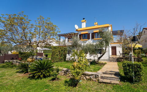 Krk Njivice 617: Maison, Zone Résidentielle, Domicile, Biens, Jardin, Ombre, Aménagement Paysager, Cour, Hacienda, Villa