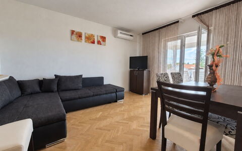 Krk Krk 669: Meubles, Sol, Design Intérieur, Sol, Canapé, Bois, Parquet, Pièce, Plafond, Salon