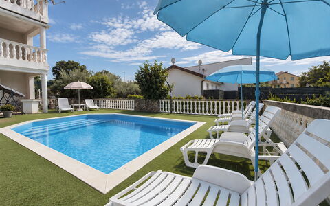 Krk Krk 669: Bleu, Piscine, Mobilier De Jardin, Recours, Biens, Balcon, Loisir, Ombre, Porche, Jardin