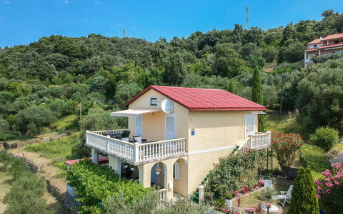 Rab Rab 605: Ciel, Plante, Bâtiment, Propriété, Communauté Des Plantes, Fenêtre, Arbre, Maison, Lot Terre, Végétation