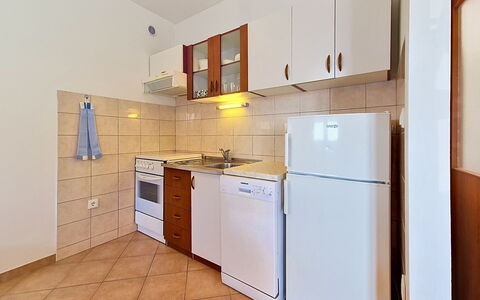 Trogir 668: Sol, Sol, Bois, Principaux Appliance, Design Intérieur, Plafond, Appareil De Cuisine, Cuisine, Pièce, Appartement