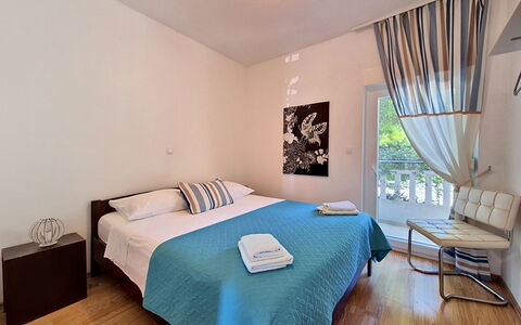 Trogir 668: Meubles, Design Intérieur, Sol, Sol, Pièce, Chambre, Lit, Plafond, Drap De Lit, Literie